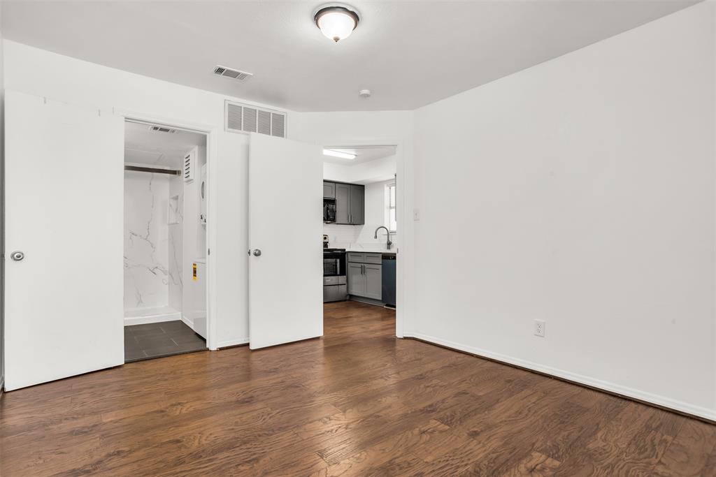 University Park Condo - Residential