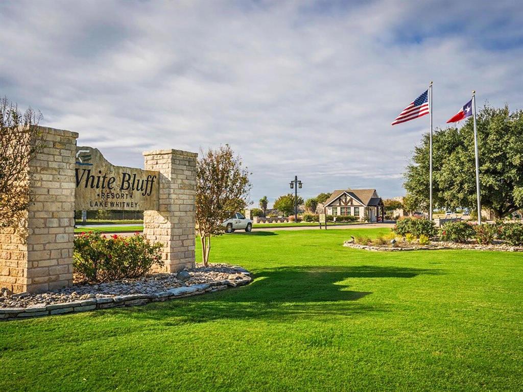 White Bluff #17 - Land