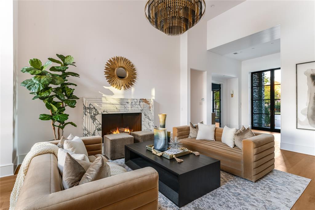 3111 Lake Creek Drive