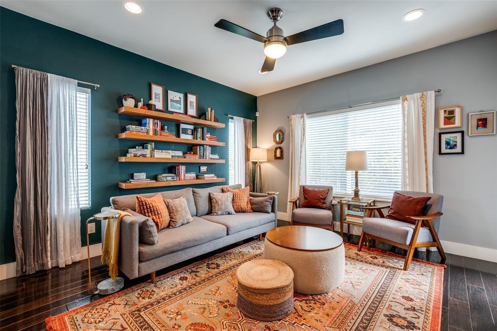 5924 Hudson Street E