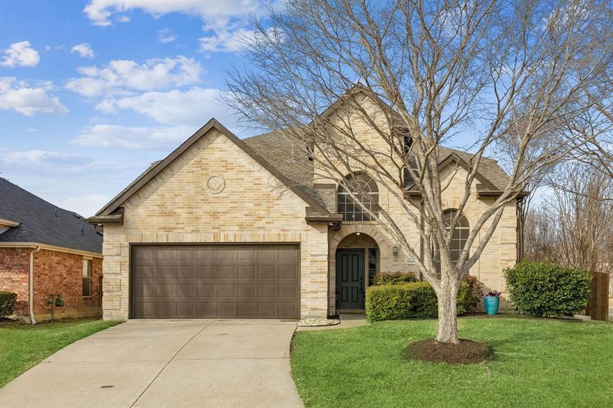 Beautiful two-story home located in highly sought-after Prosper ISD! Situated on a premium corner lot directly across from the community pool and playground, this home offers the perfect blend of comfort, style, and location.
The open-concept downstairs is ideal for entertaining, featuring a custom kitchen with granite countertops, engineered hardwood floors throughout, and seamless flow into the spacious family and dining areas. A private front office overlooks the greenbelt and park, creating a quiet and inspiring work-from-home space.
Fresh interior paint throughout and brand-new carpet upstairs make this home truly move-in ready. The spa-like primary suite boasts an oversized shower and a relaxing retreat feel. Upstairs you’ll also find three additional bedrooms, a media room, and a versatile loft space—perfect for a playroom, study area, or second living space.
Located in one of the community’s best spots, directly across from neighborhood amenities, this home checks all the boxes for functionality, lifestyle, and convenience.