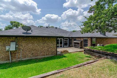 A home in Kennedale