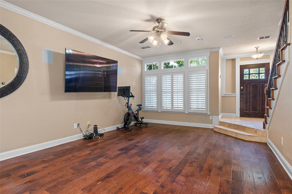 1906 Malone Cliff View