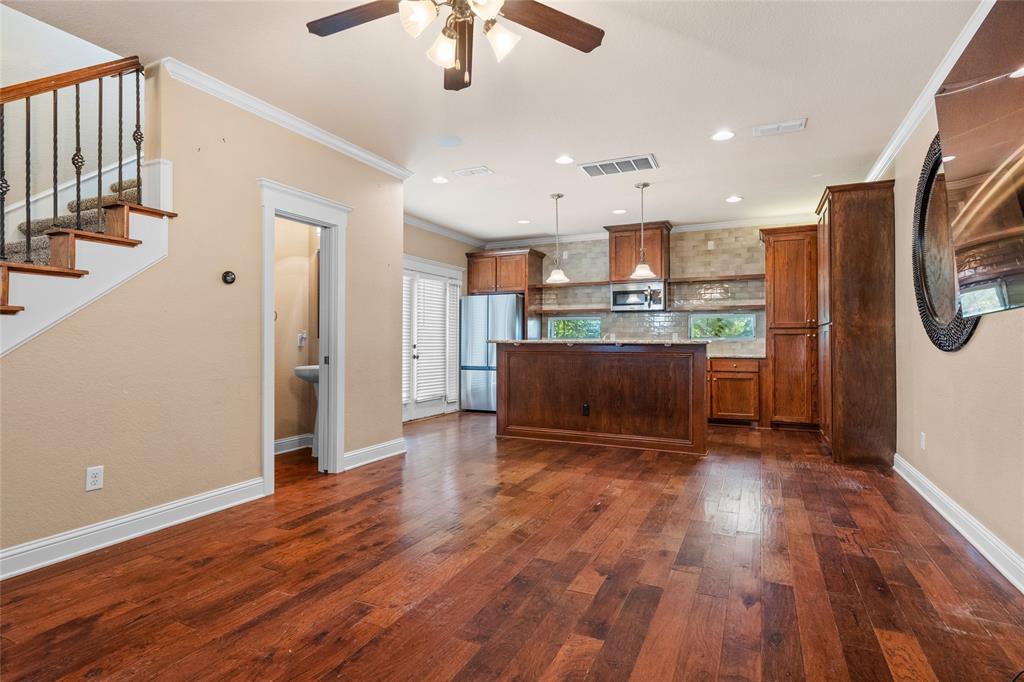 1906 Malone Cliff View