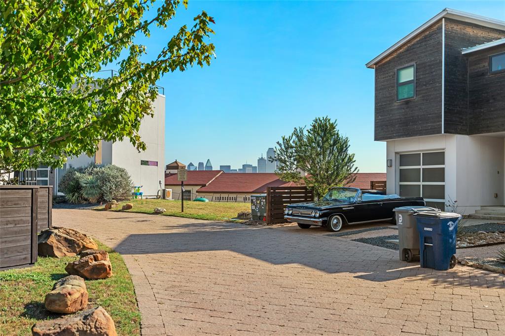 1906 Malone Cliff View