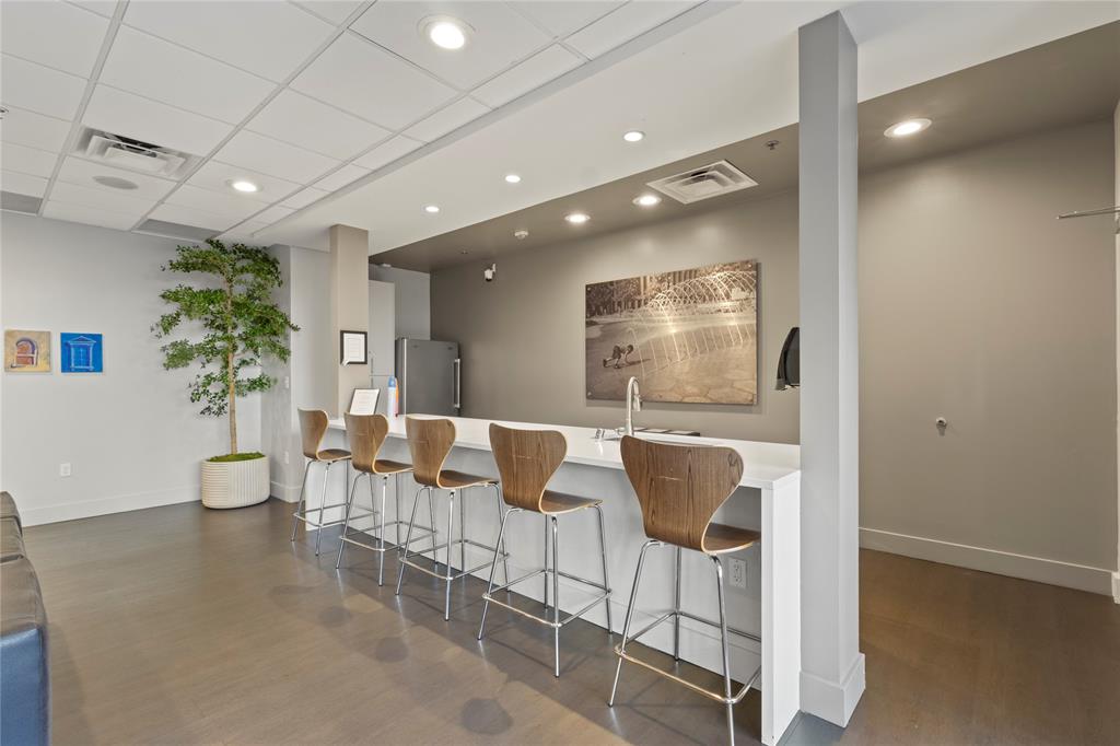 Metropolitan 1200 Main Street - Residential