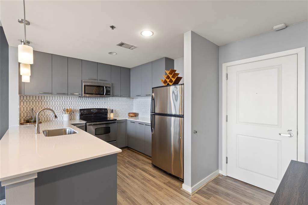 Metropolitan 1200 Main Street - Residential