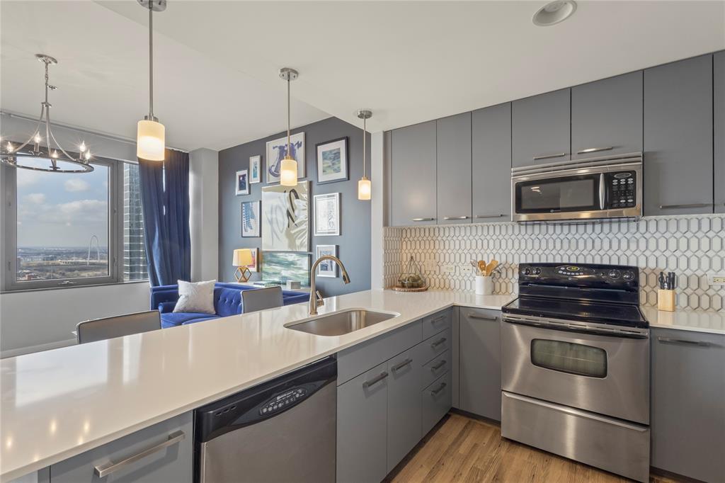 Metropolitan 1200 Main Street - Residential