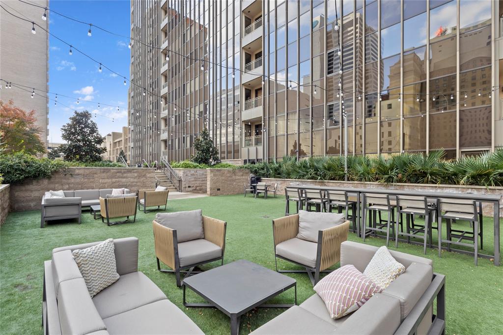 Metropolitan 1200 Main Street - Residential