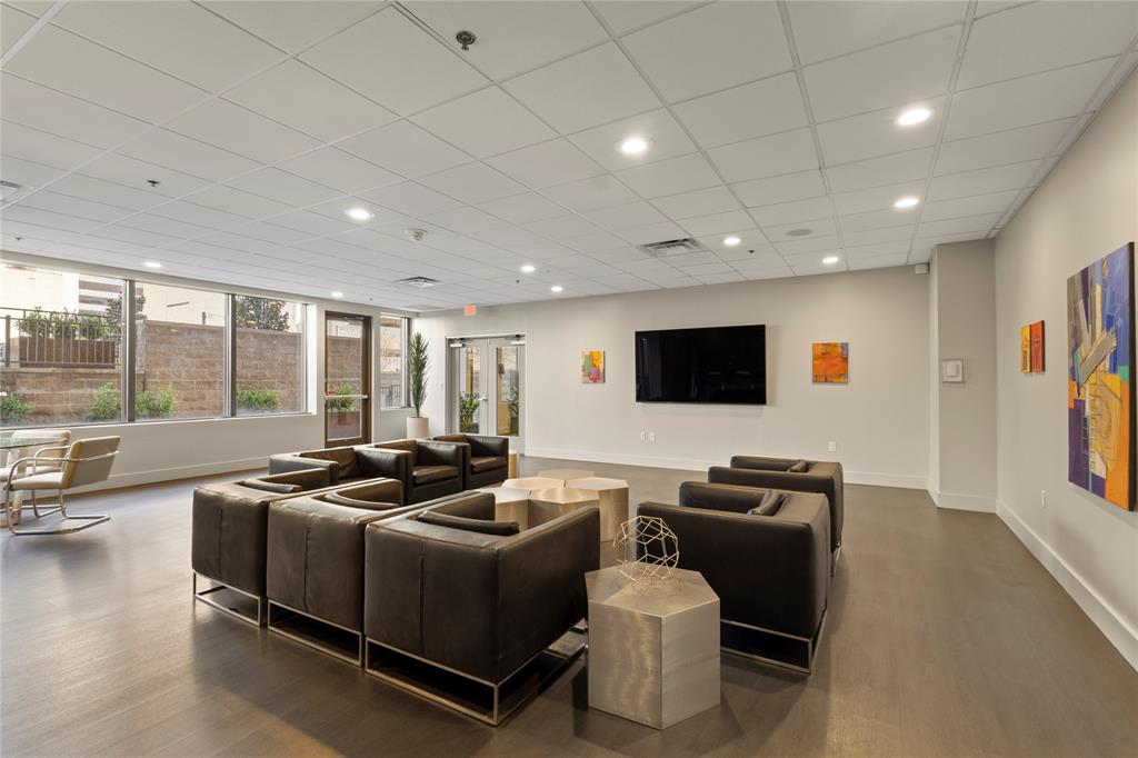 Metropolitan 1200 Main Street - Residential