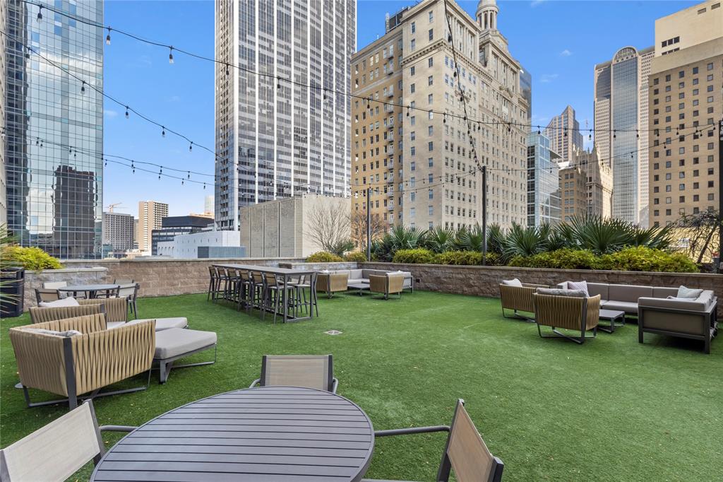 Metropolitan 1200 Main Street - Residential