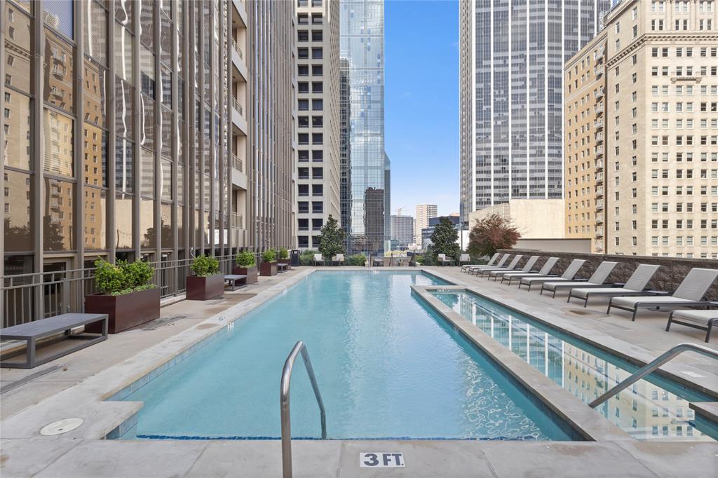 Metropolitan 1200 Main Street - Residential