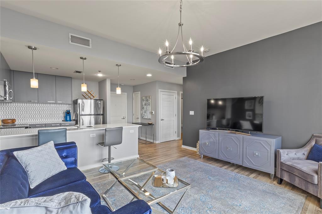 Metropolitan 1200 Main Street - Residential