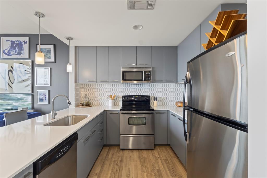 Metropolitan 1200 Main Street - Residential