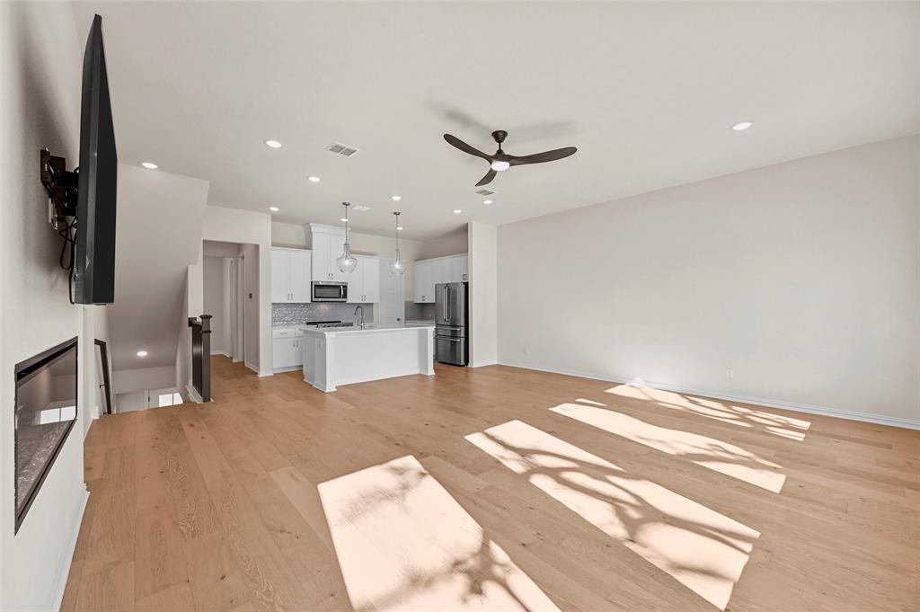 Flower Mound, Texas 75028, United States, 5 Bedrooms Bedrooms, ,4 BathroomsBathrooms,Residential,Pending,17202