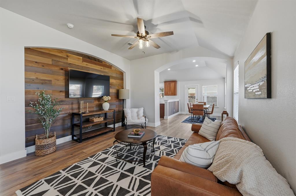 Pasquinellis Bandera Add - Residential Lease