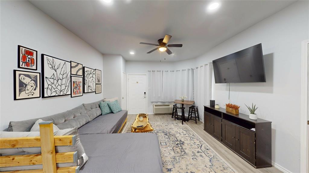 2164 Tanglewood Boulevard 104B