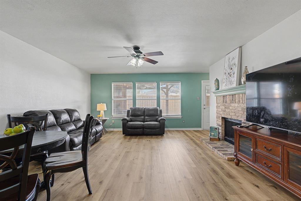 2520 Cattleman Drive