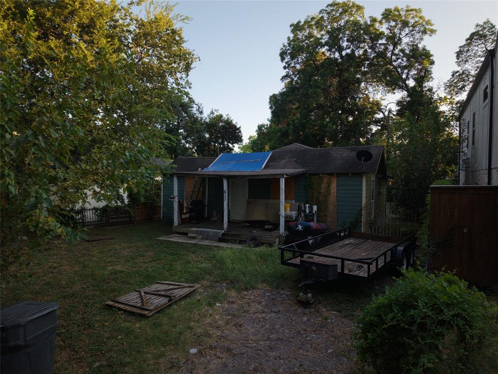611 Parkview Avenue