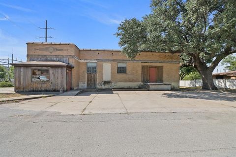 801 S Santa Fe Street Santa Anna TX 76878