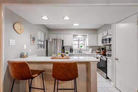 Photo of 15221 Berry Trail #1201, Dallas, TX 75248 (MLS # 21297367)
