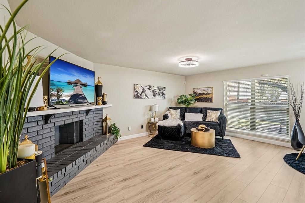 Photo of 622 Roaming Road Drive, Allen, TX 75002 (MLS # 21215400)