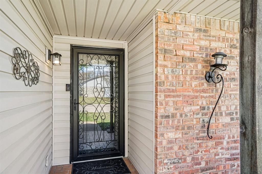Photo of 622 Roaming Road Drive, Allen, TX 75002 (MLS # 21215400)