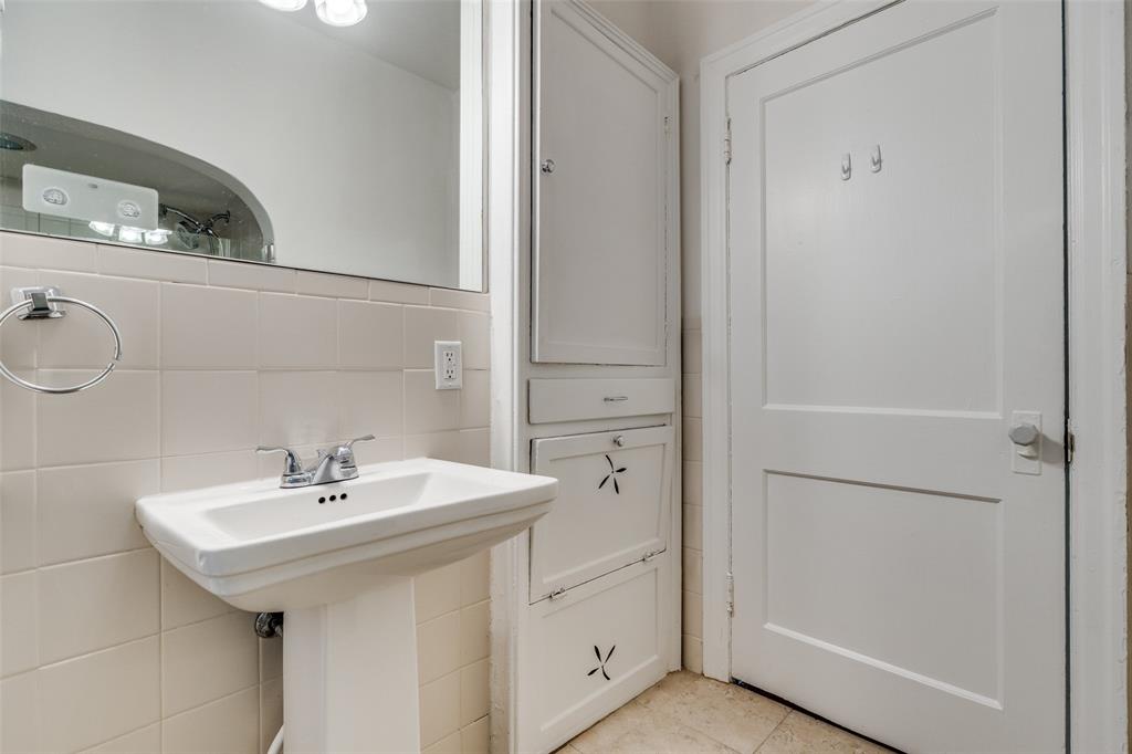 University Place - Residential Lease