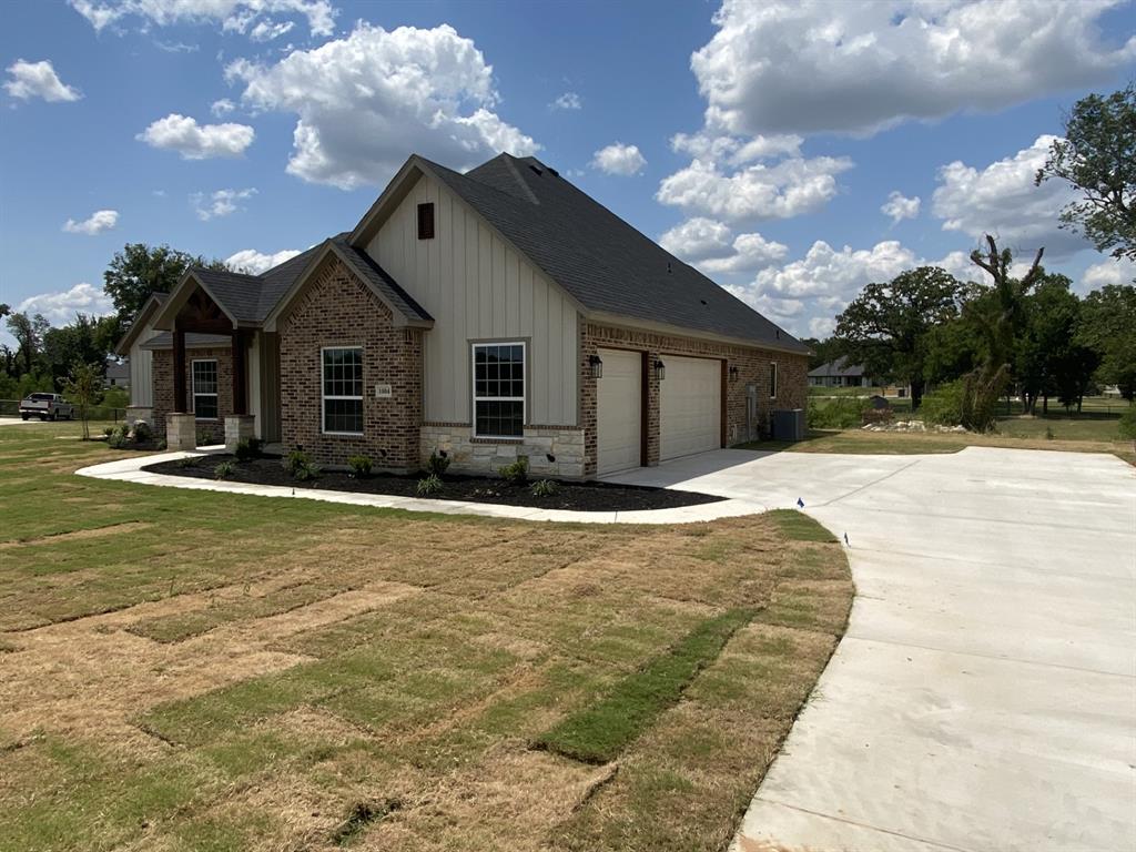 1004 Hennesay Park