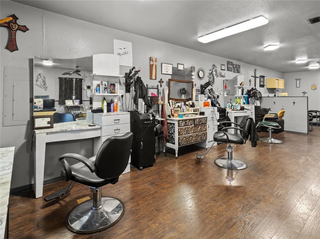 Corsicana - Commercial Sale