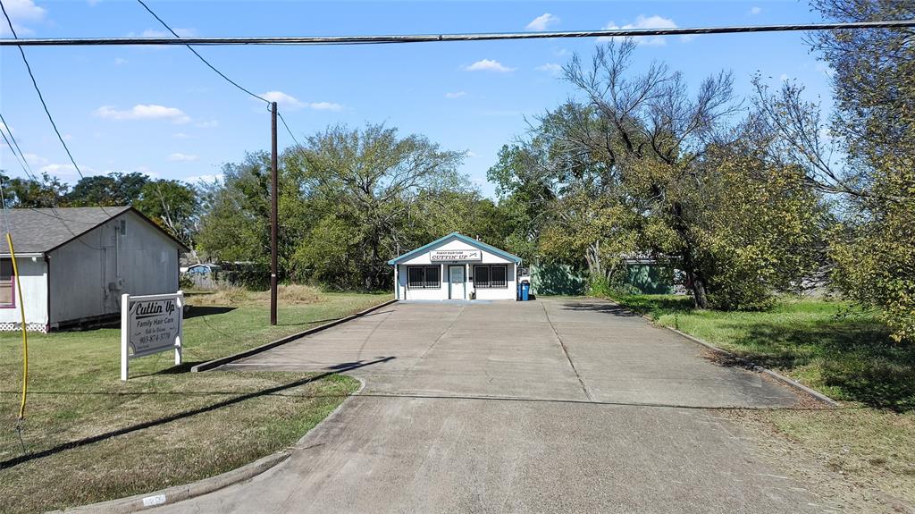 Corsicana - Commercial Sale