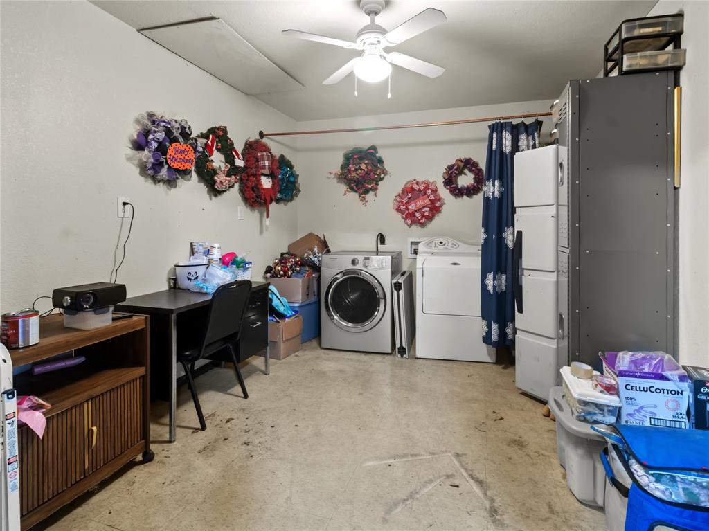 Corsicana - Commercial Sale