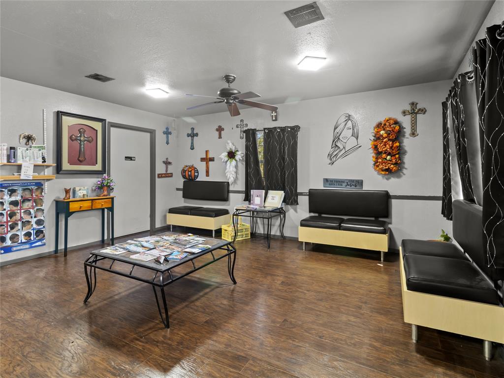 Corsicana - Commercial Sale