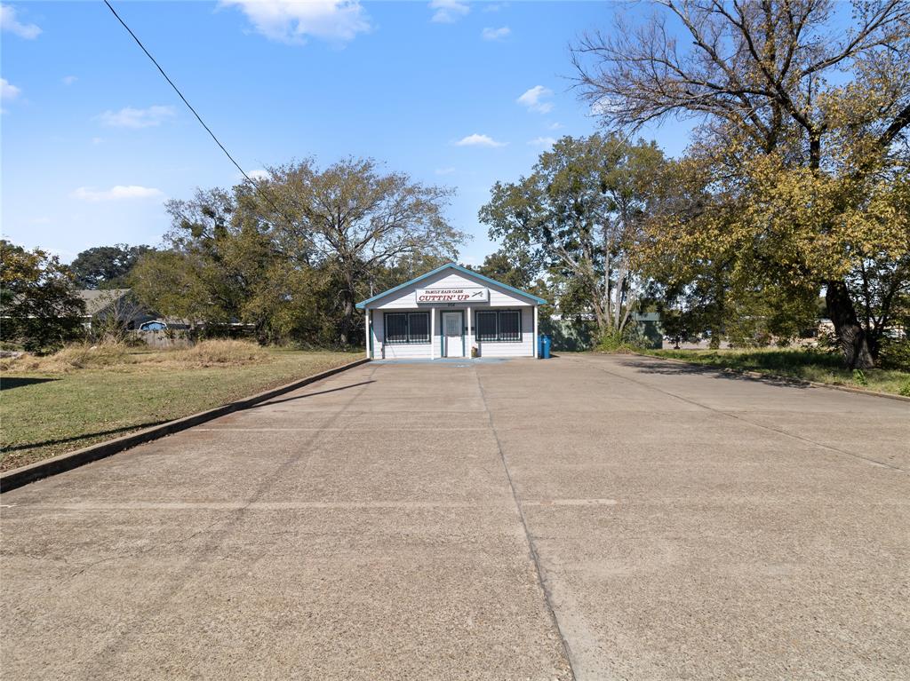 Corsicana - Commercial Sale