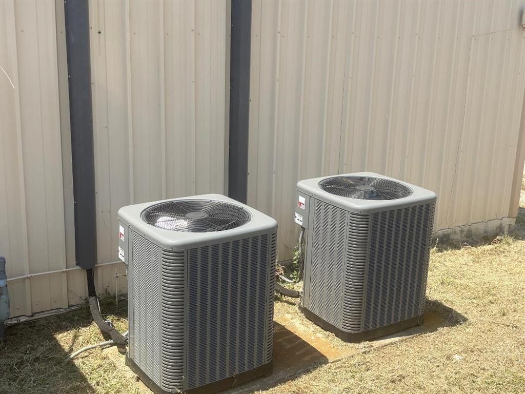 COLLEGE - Commercial Sale