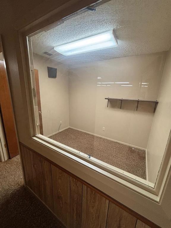 COLLEGE - Commercial Sale