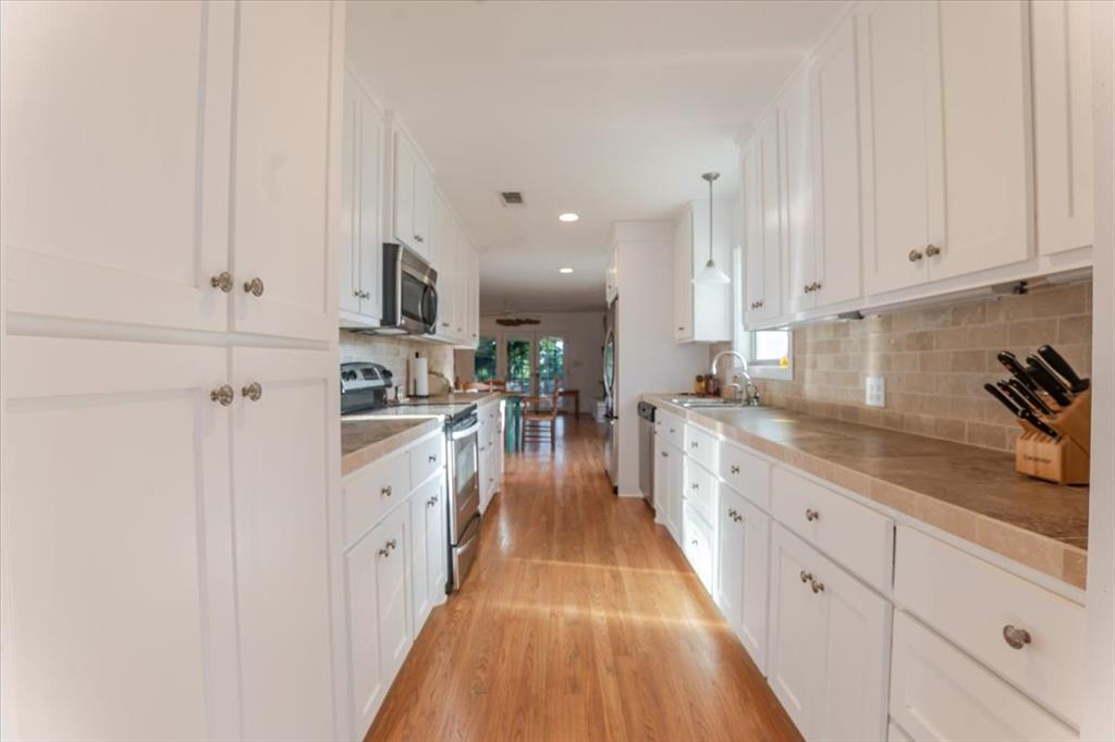 1674 Ming Bend Road