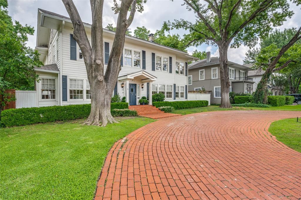 DR F J HALLS SUBD - Residential