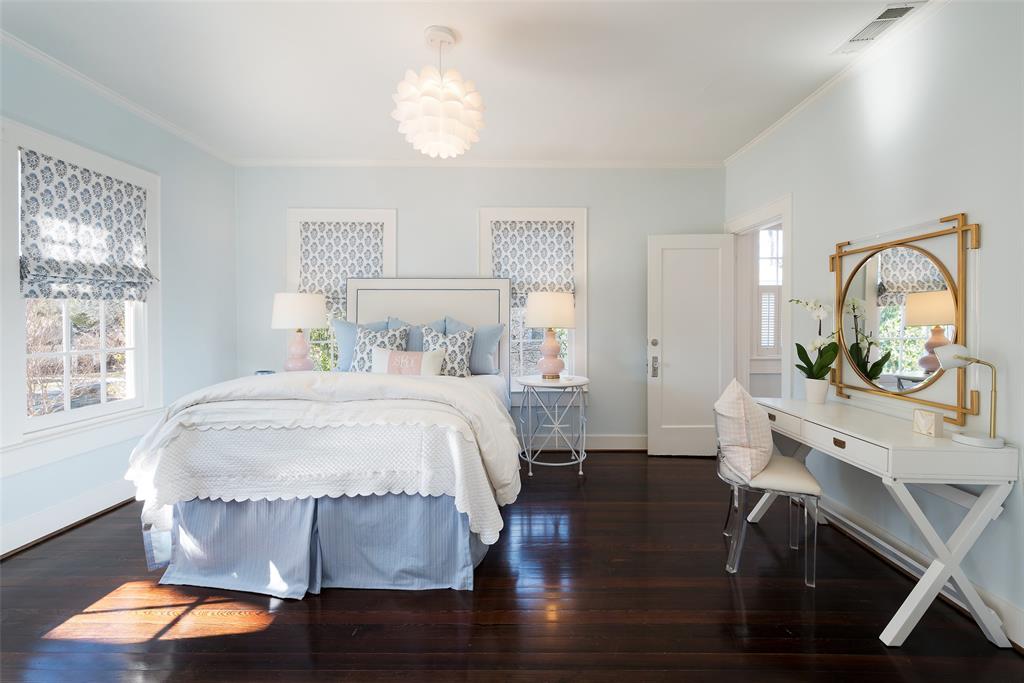 DR F J HALLS SUBD - Residential