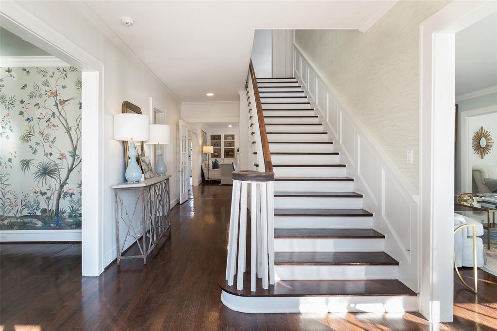 DR F J HALLS SUBD - Residential