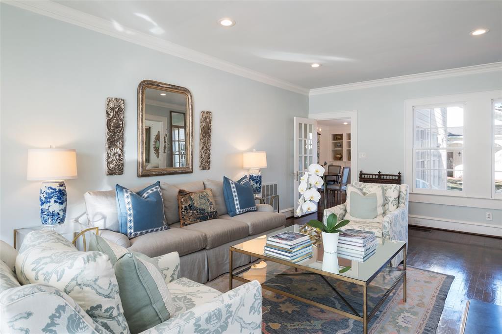 DR F J HALLS SUBD - Residential