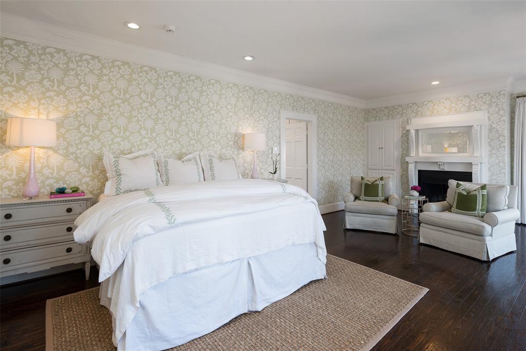 DR F J HALLS SUBD - Residential