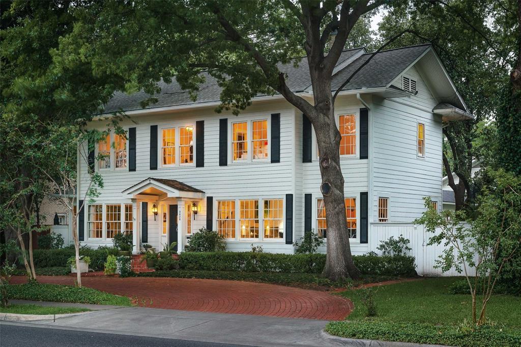 DR F J HALLS SUBD - Residential