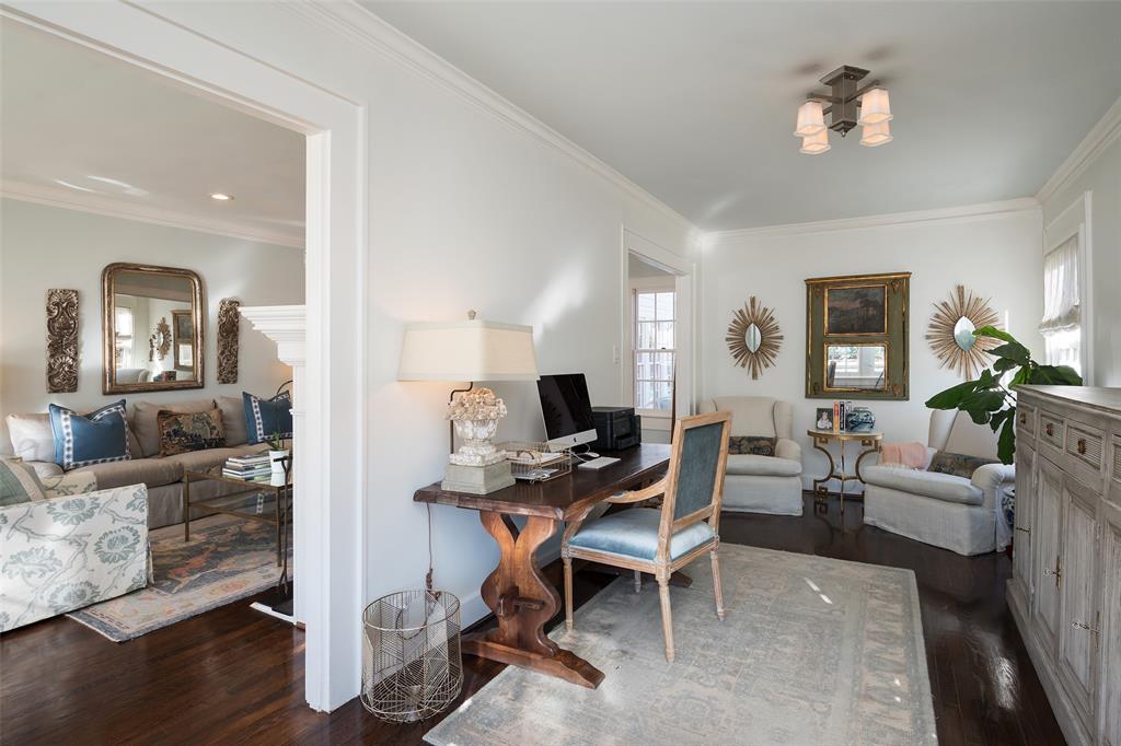 DR F J HALLS SUBD - Residential