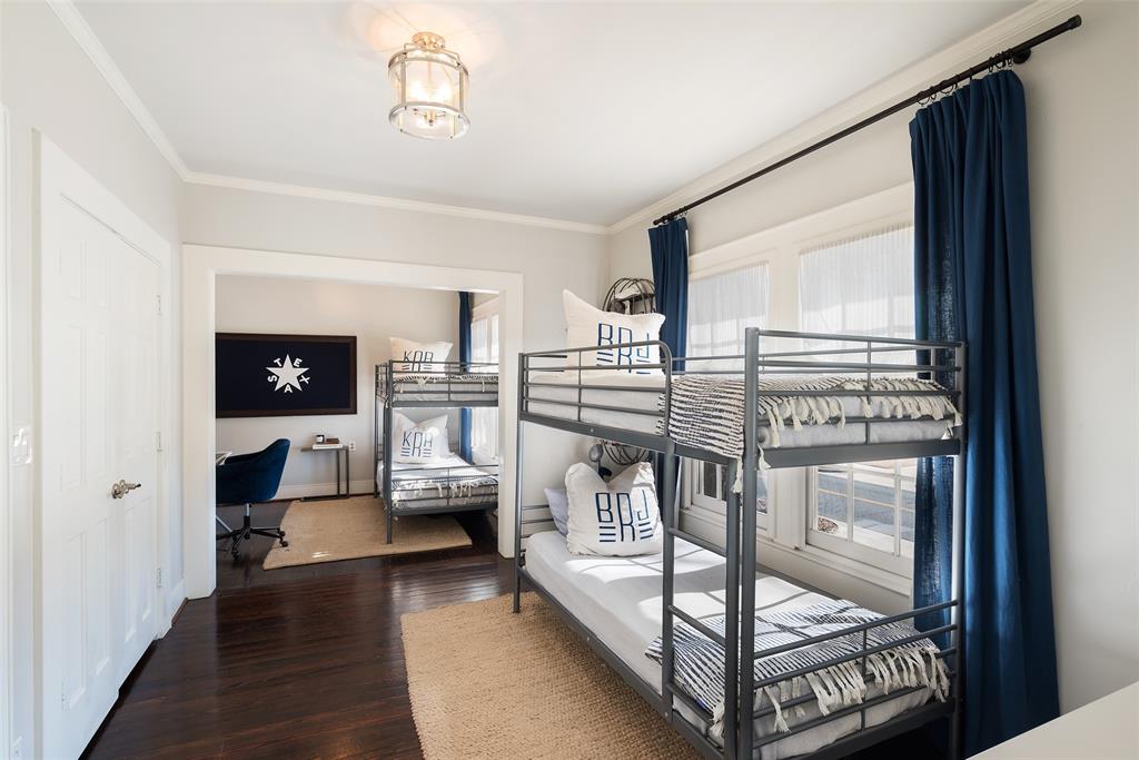 DR F J HALLS SUBD - Residential