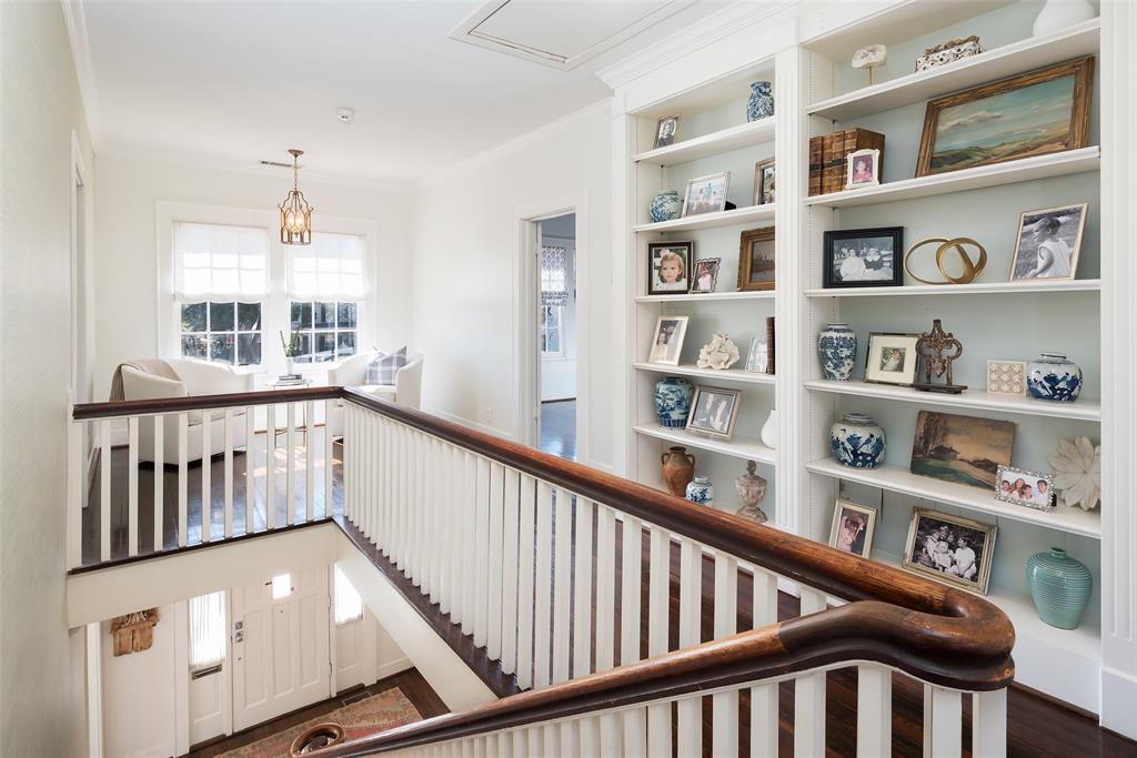 DR F J HALLS SUBD - Residential