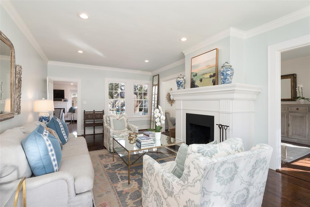 DR F J HALLS SUBD - Residential