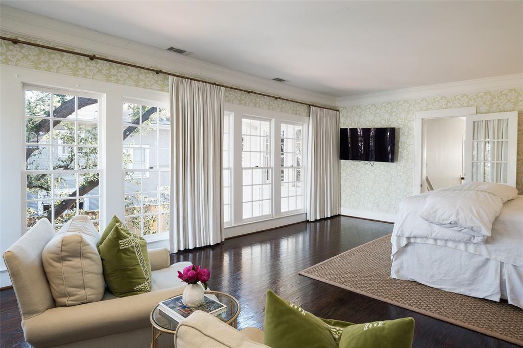 DR F J HALLS SUBD - Residential