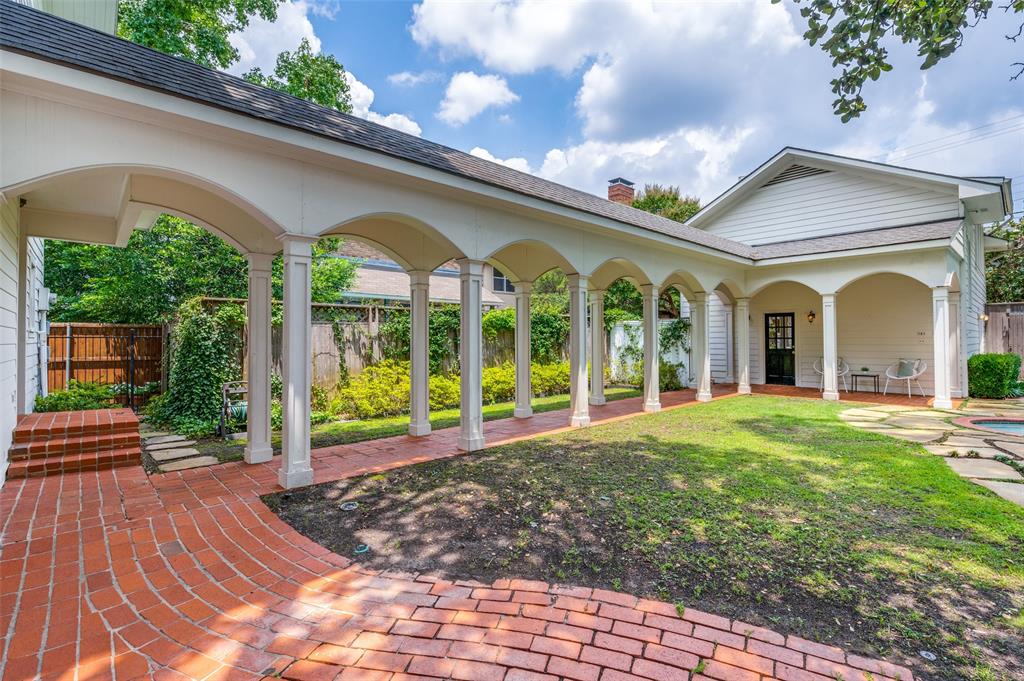 DR F J HALLS SUBD - Residential