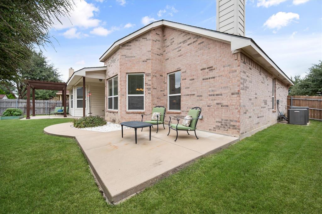 302 Garden Path Lane
